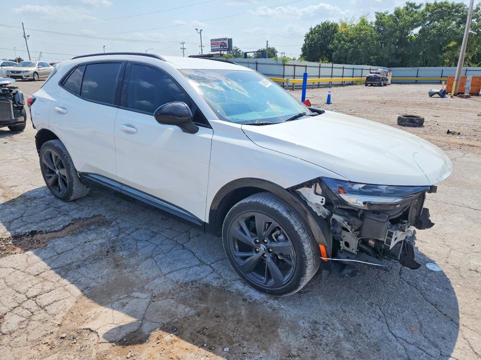 Photo 4 from auction – 2023 BUICK ENVISION with VIN LRBFZNR4XPD024388