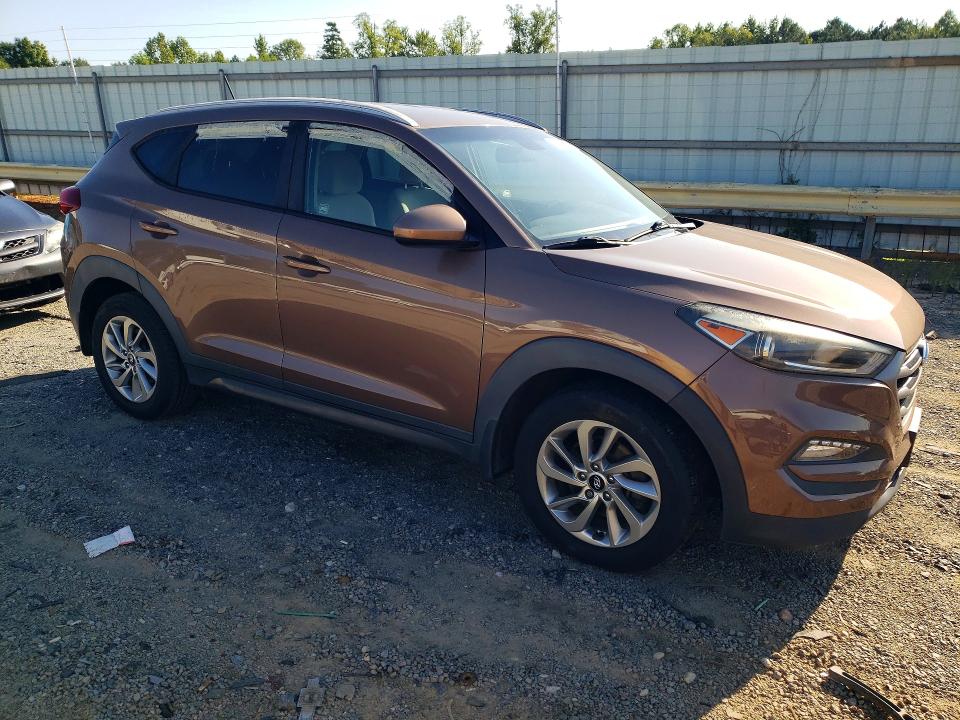 Photo 4 from auction – 2016 HYUNDAI TUCSON with VIN KM8J33A4XGU199751