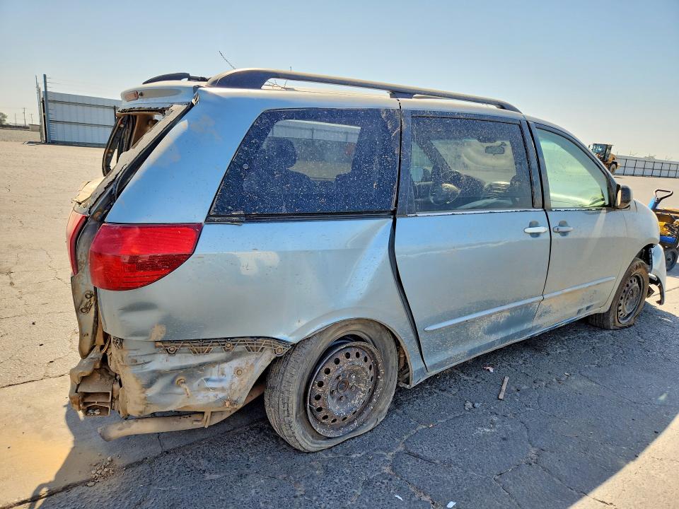 Photo 3 from auction – 2004 TOYOTA SIENNA with VIN 5TDZA23C04S199544