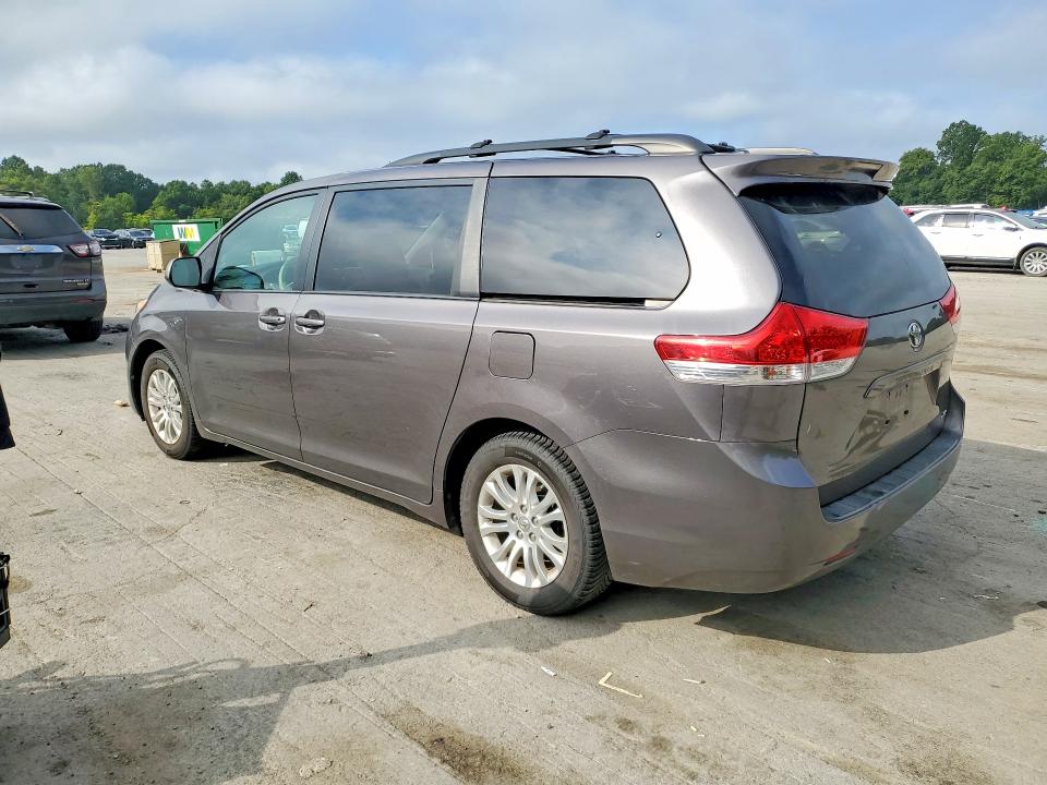 Photo 2 from auction – 2013 TOYOTA SIENNA with VIN 5TDYK3DC9DS379537