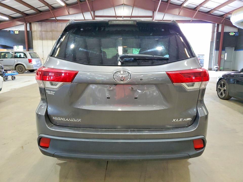 Photo 6 from auction – 2017 TOYOTA HIGHLANDER with VIN 5TDJZRFH0HS453328