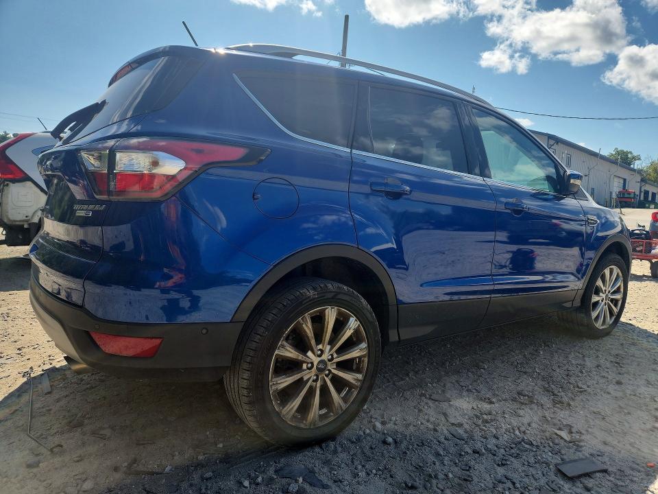 Photo 3 from auction – 2018 FORD ESCAPE with VIN 1FMCU9J9XJUA77077