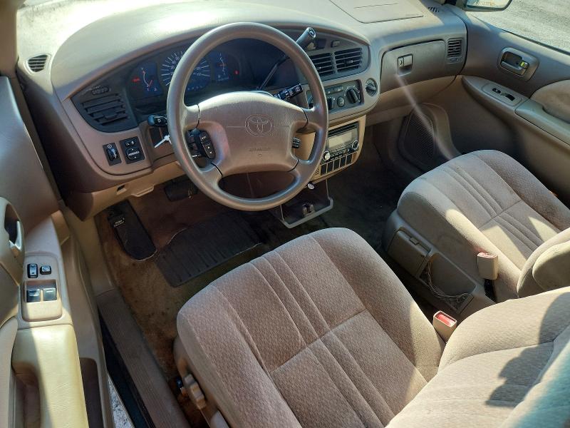 Photo 8 from auction – 2001 TOYOTA SIENNA with VIN 4T3ZF19CX1U375240