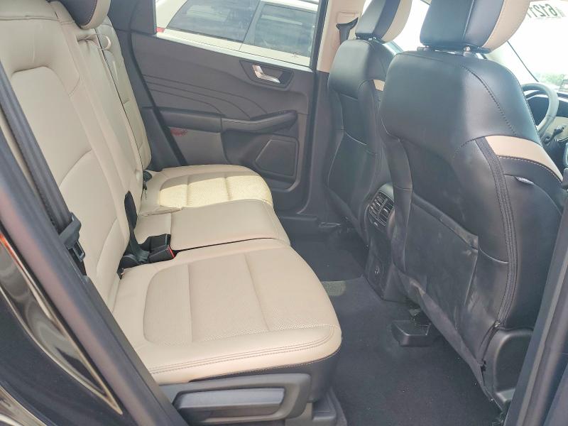Photo 11 from auction – 2022 FORD ESCAPE with VIN 1FMCU9J92NUB63277