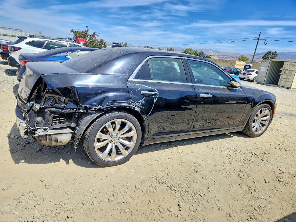 Photo 3 from auction – 2016 CHRYSLER 300C with VIN 2C3CCAEG5GH224455