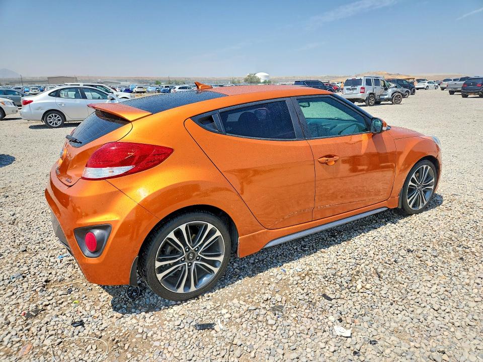 Photo 3 from auction – 2016 HYUNDAI VELOSTER with VIN KMHTC6AE3GU299306