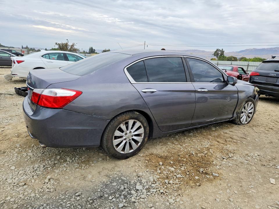 Photo 3 from auction – 2015 HONDA ACCORD with VIN 1HGCR2F72FA208419