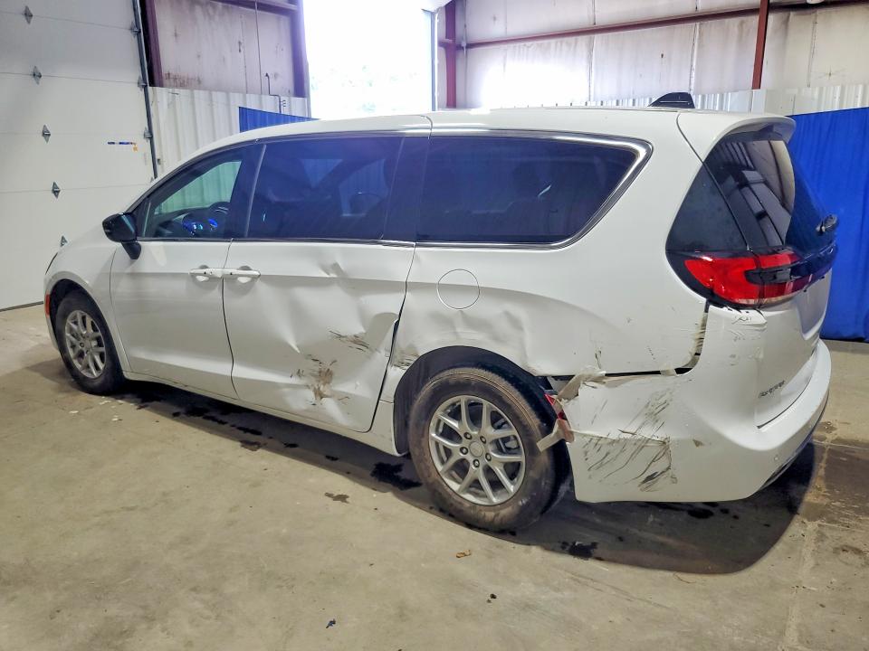 Photo 2 from auction – 2027 CHRYSLER PACIFICA with VIN 2C4RC1BG3VR577164