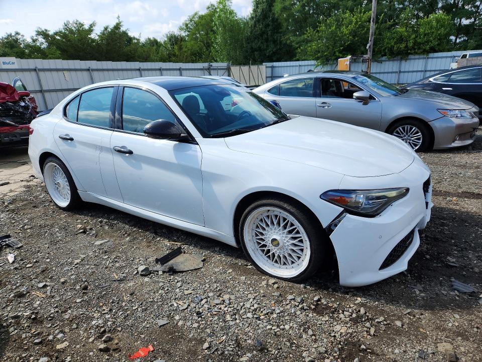 Photo 4 from auction – 2022 ALFA ROMEO GIULIA with VIN ZARFANBN1N7655057