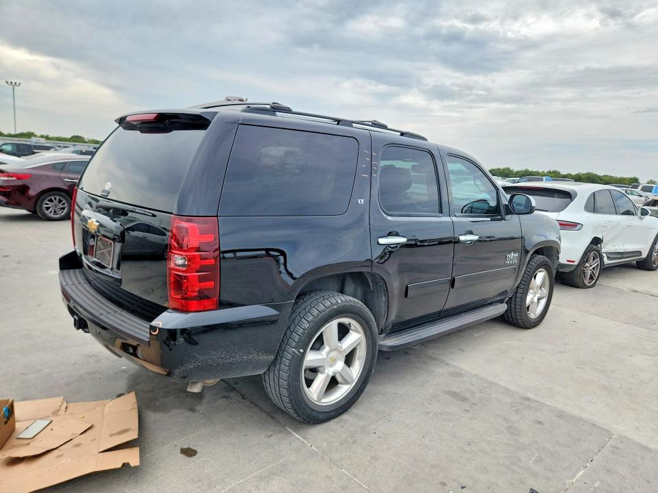 Photo 3 from auction – 2013 CHEVROLET TAHOE with VIN 1GNSCBE02DR346922