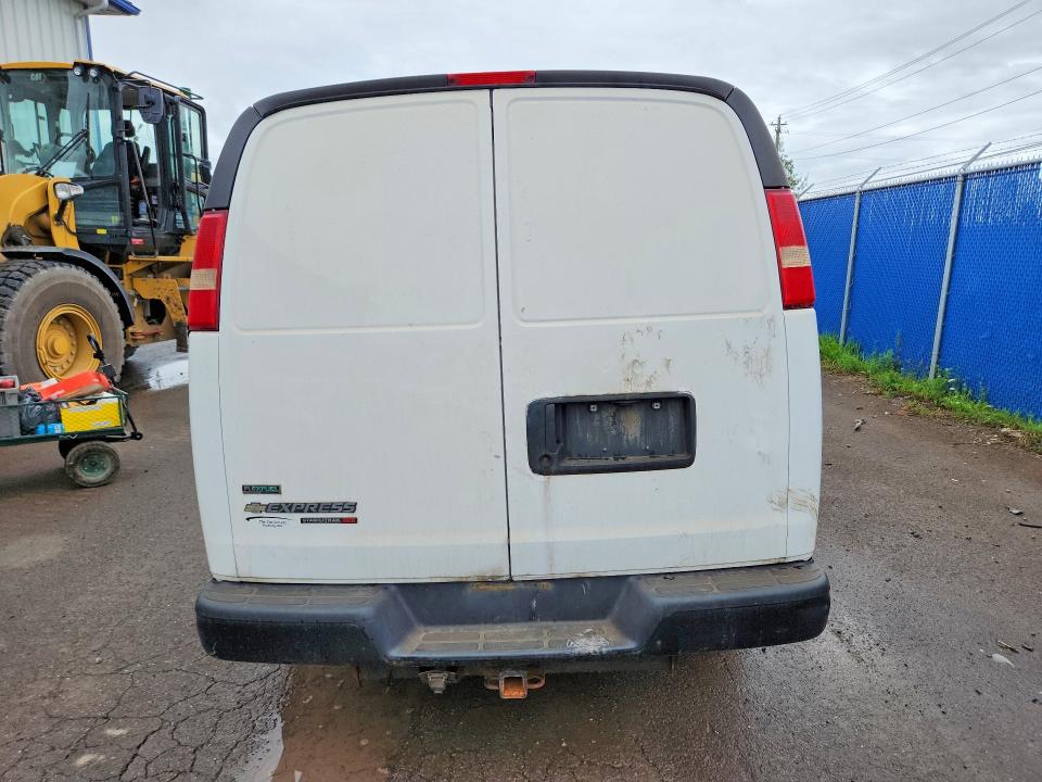 Photo 6 from auction – 2012 CHEVROLET EXPRESS G1500 with VIN 1GCSHAF40C1118825
