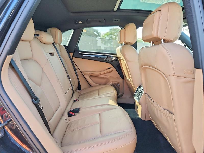 Photo 10 from auction – 2019 PORSCHE MACAN with VIN WP1AA2A54KLB06930