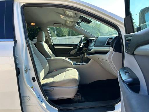 Photo 8 from auction – 2018 TOYOTA HIGHLANDER with VIN 5TDBZRFH3JS891836