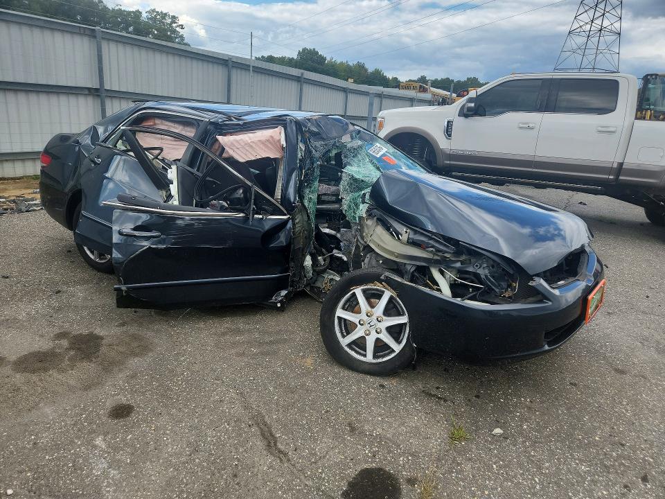 Photo 4 from auction – 2004 HONDA ACCORD with VIN 1HGCM66894A025210