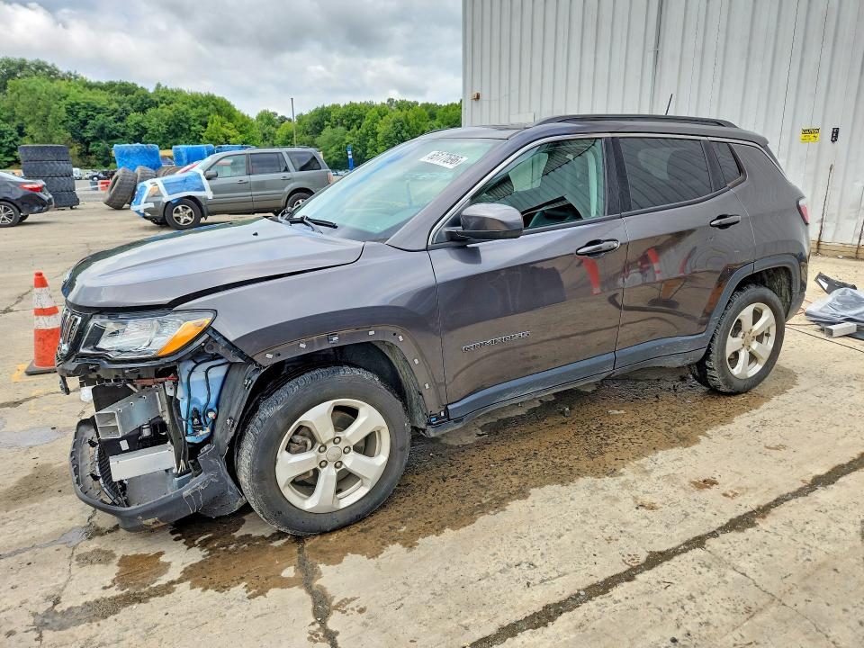 JEEP COMPASS 2019 with VIN 3C4NJDBB1KT678917 - Photo from auction