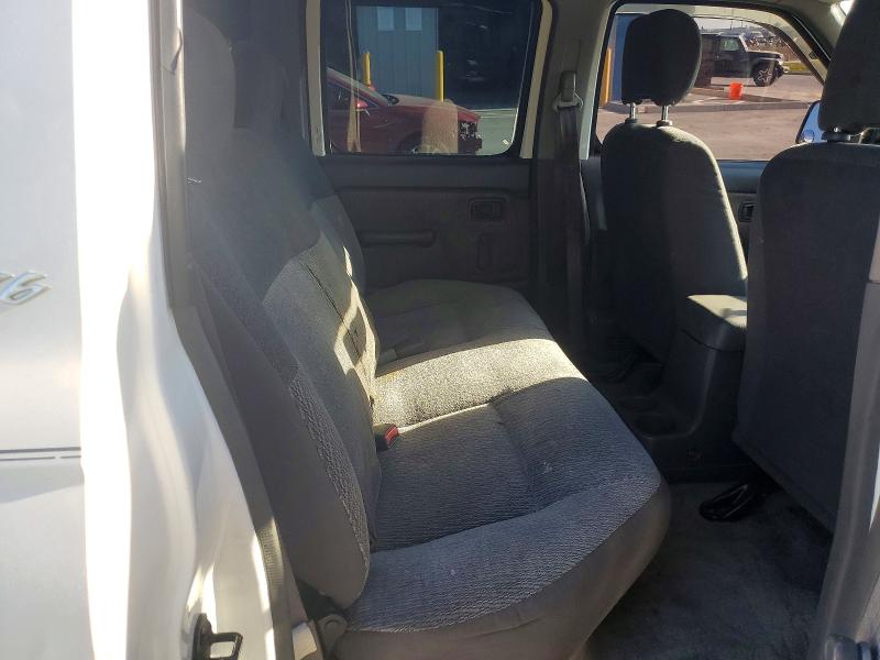 Photo 10 from auction – 2000 NISSAN FRONTIER with VIN 1N6ED27T4YC347232