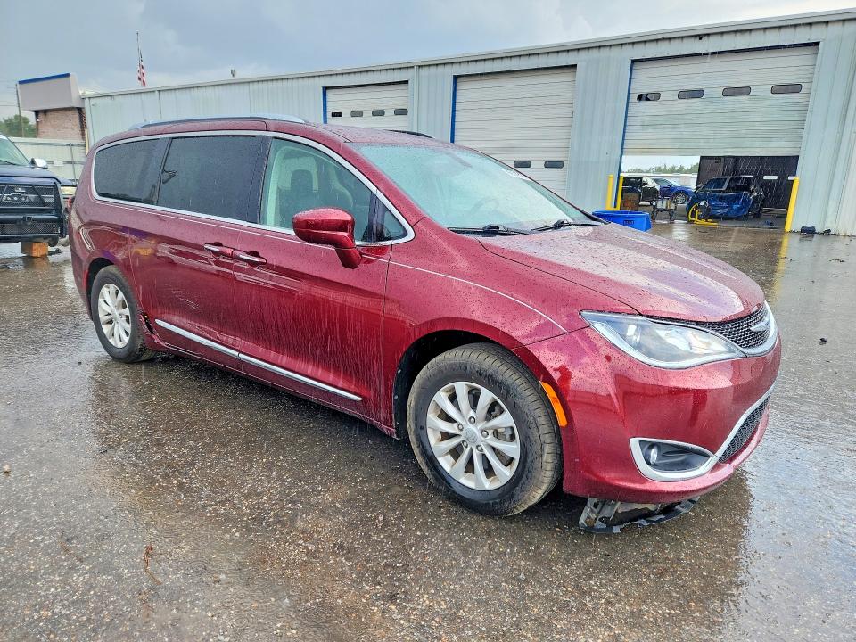Photo 4 from auction – 2019 CHRYSLER PACIFICA with VIN 2C4RC1BG1KR560309
