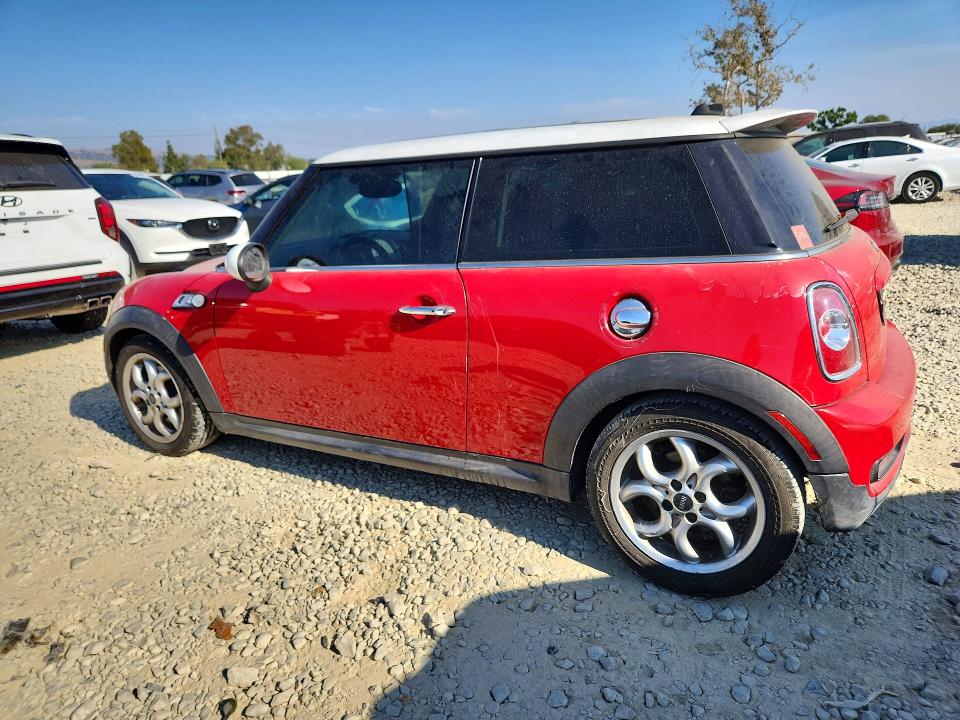 Zdjęcie 2 z aukcji – 2011 MINI COOPER z VIN WMWSV3C56BTY10900