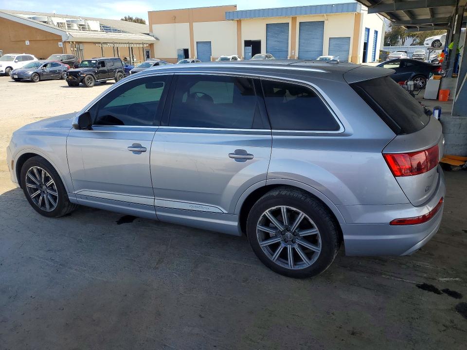 Photo 2 from auction – 2017 AUDI Q7 with VIN WA1VAAF73HD008489