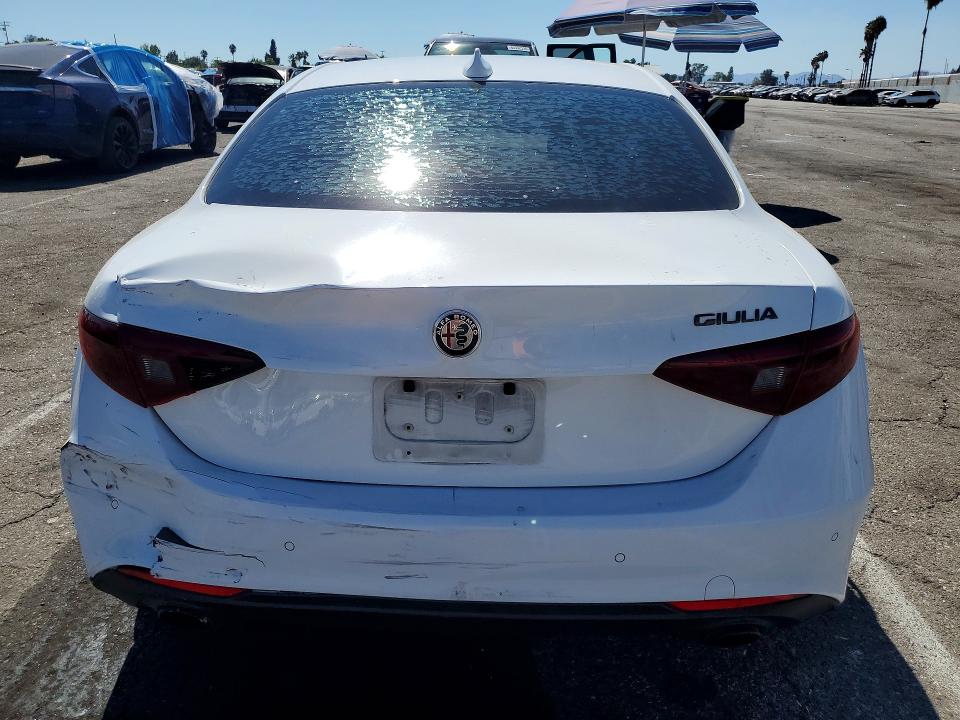 Photo 6 from auction – 2020 ALFA ROMEO GIULIA with VIN ZARFAMAN4L7634289