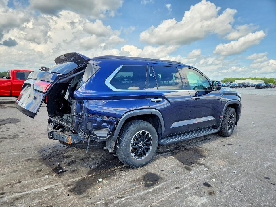Photo 3 from auction – 2023 TOYOTA SEQUOIA with VIN 7SVAAABA9PX002625