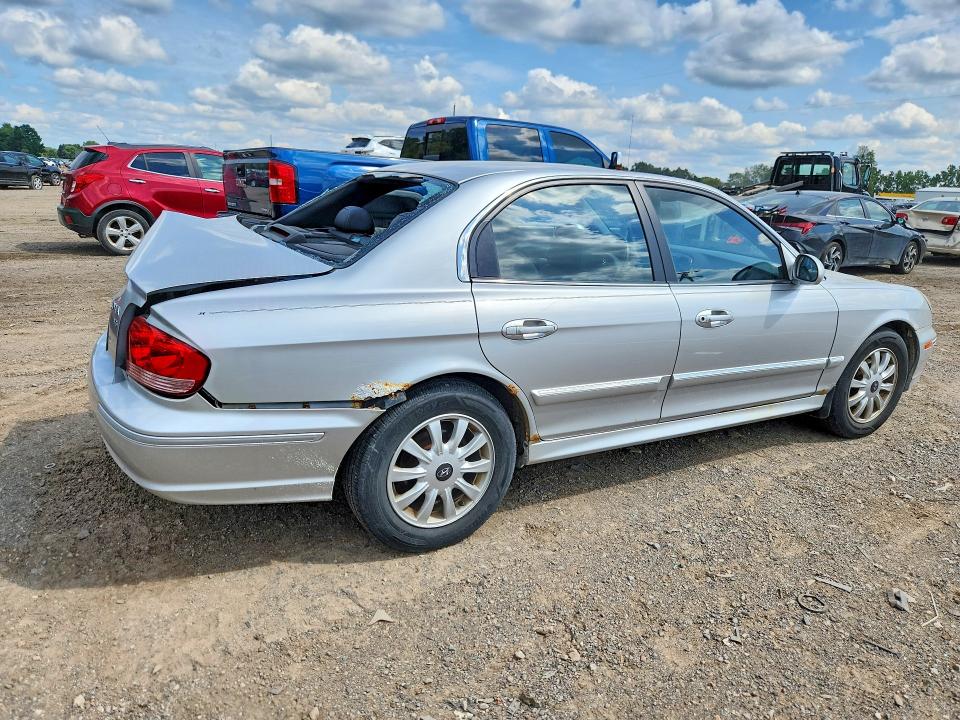 Photo 3 from auction – 2005 HYUNDAI SONATA with VIN KMHWF35H45A107526