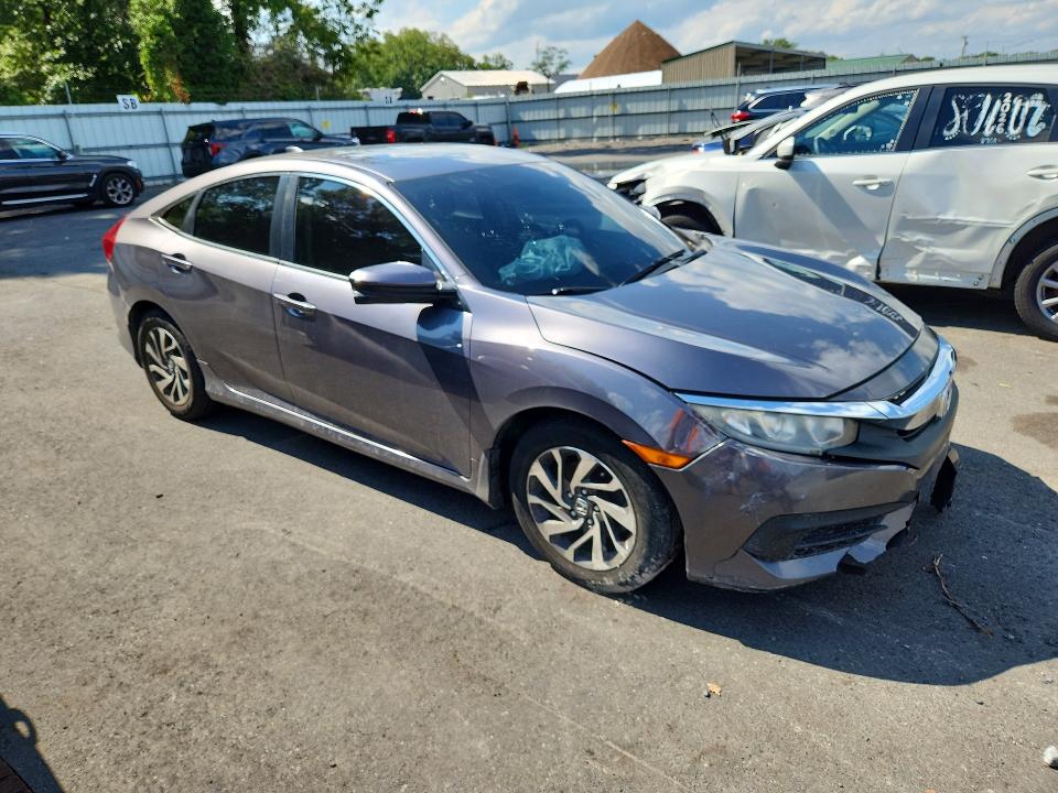 Photo 4 from auction – 2017 HONDA CIVIC with VIN 19XFC2F74HE207415