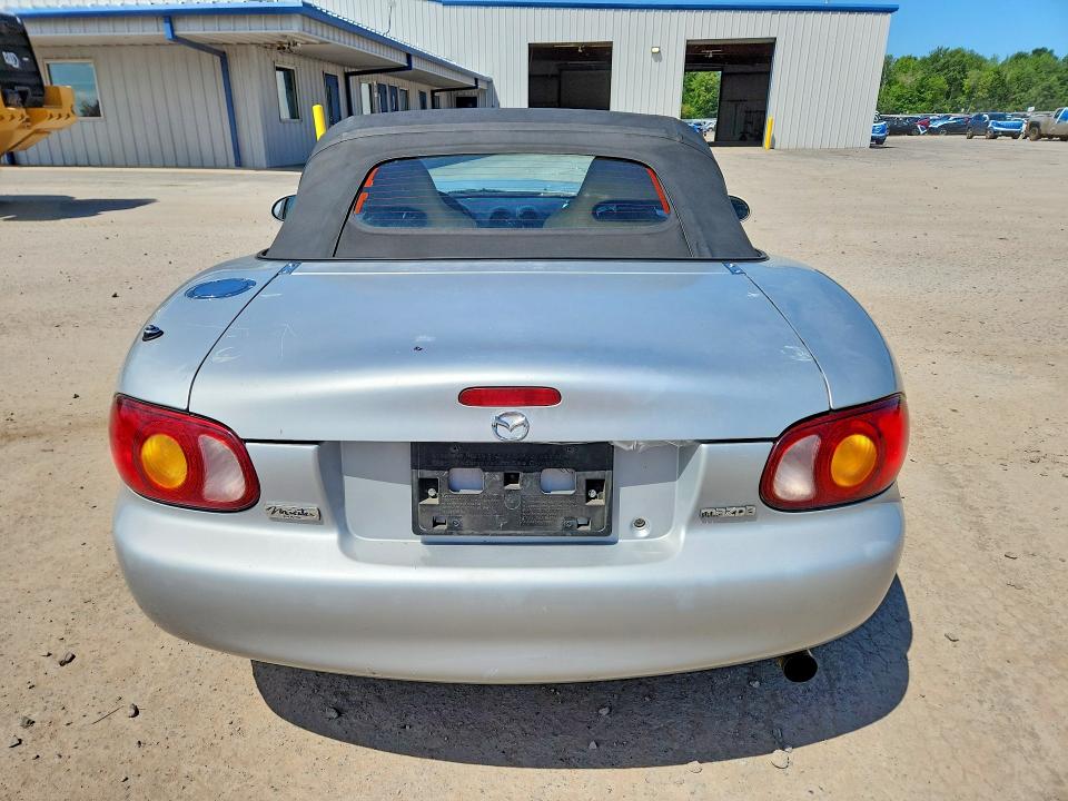 Photo 6 from auction – 2000 MAZDA MX-5 MIATA with VIN JM1NB3533Y0154699