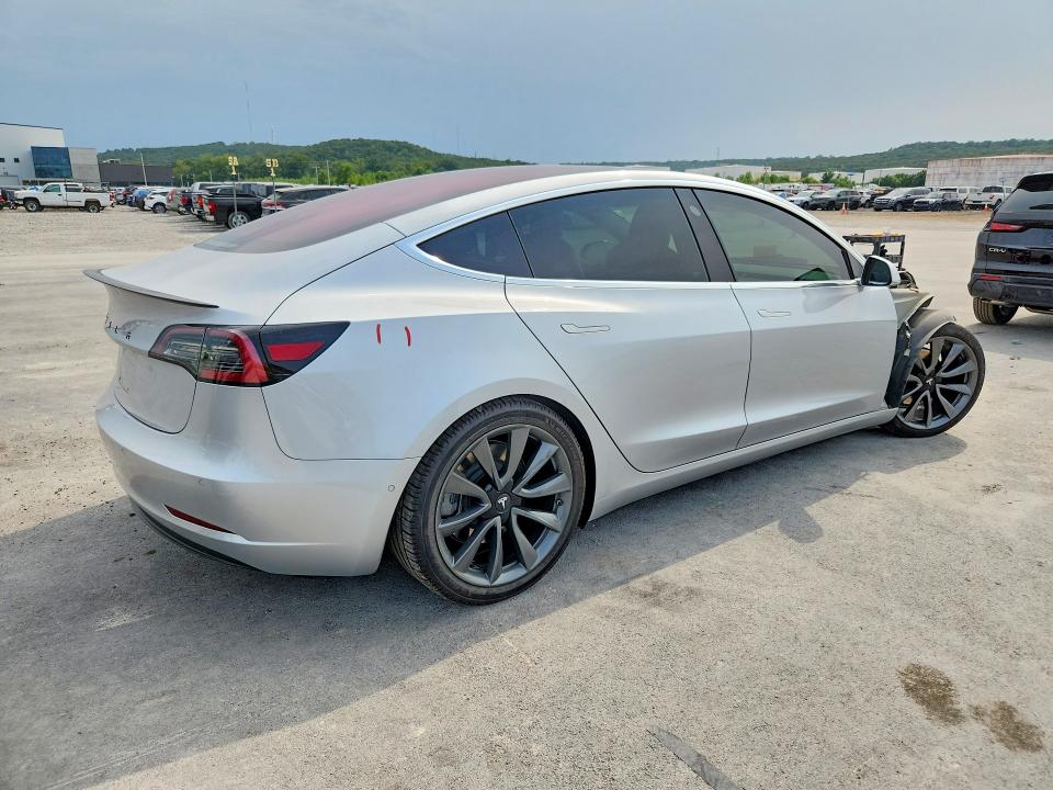 Photo 3 from auction – 2018 TESLA MODEL 3 with VIN 5YJ3E1EA0JF020175