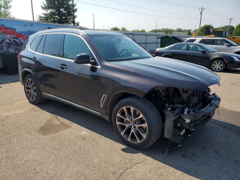 Photo 4 from auction – 2022 BMW X5 with VIN 5UXCR6C04N9N08801