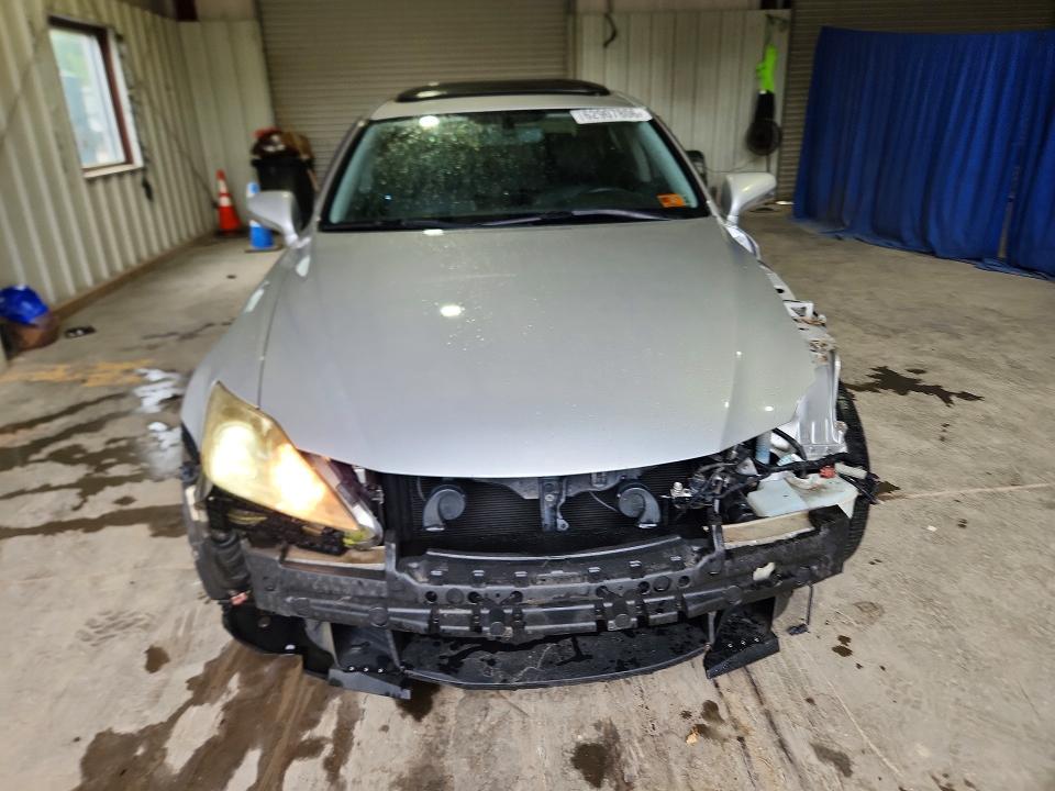 Photo 5 from auction – 2009 LEXUS IS with VIN JTHCK262595032209