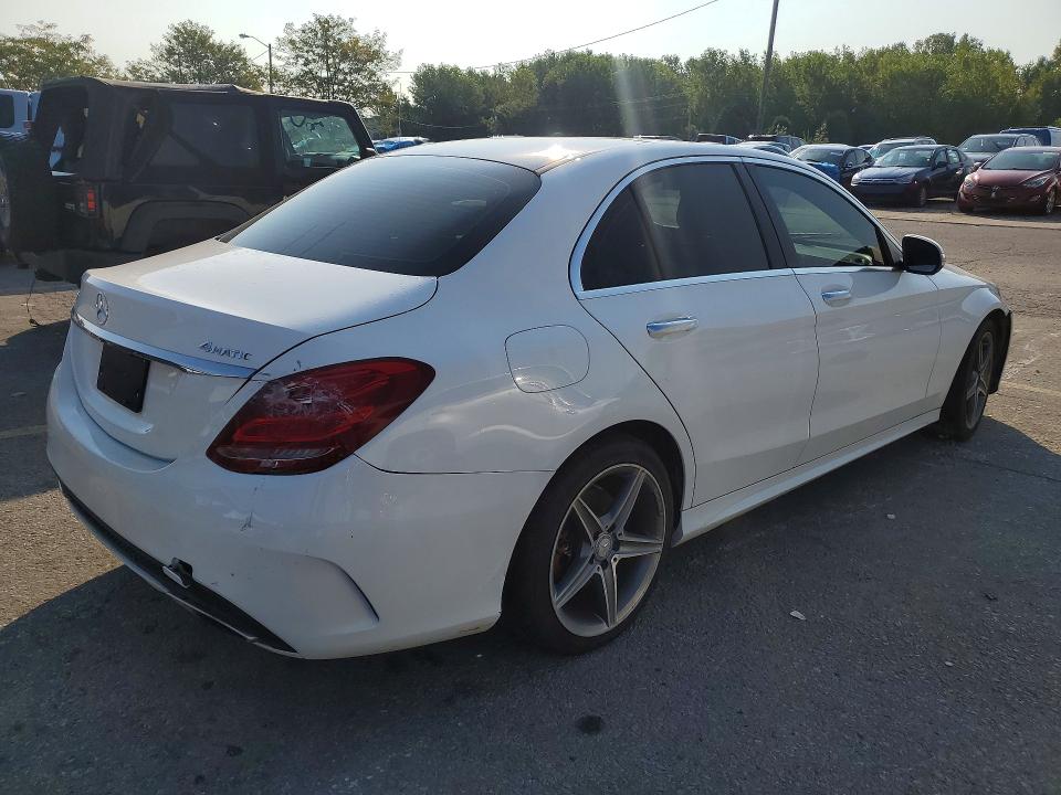 Снимка 3 от търг – 2015 MERCEDES-BENZ C с VIN 55SWF4KB1FU020992