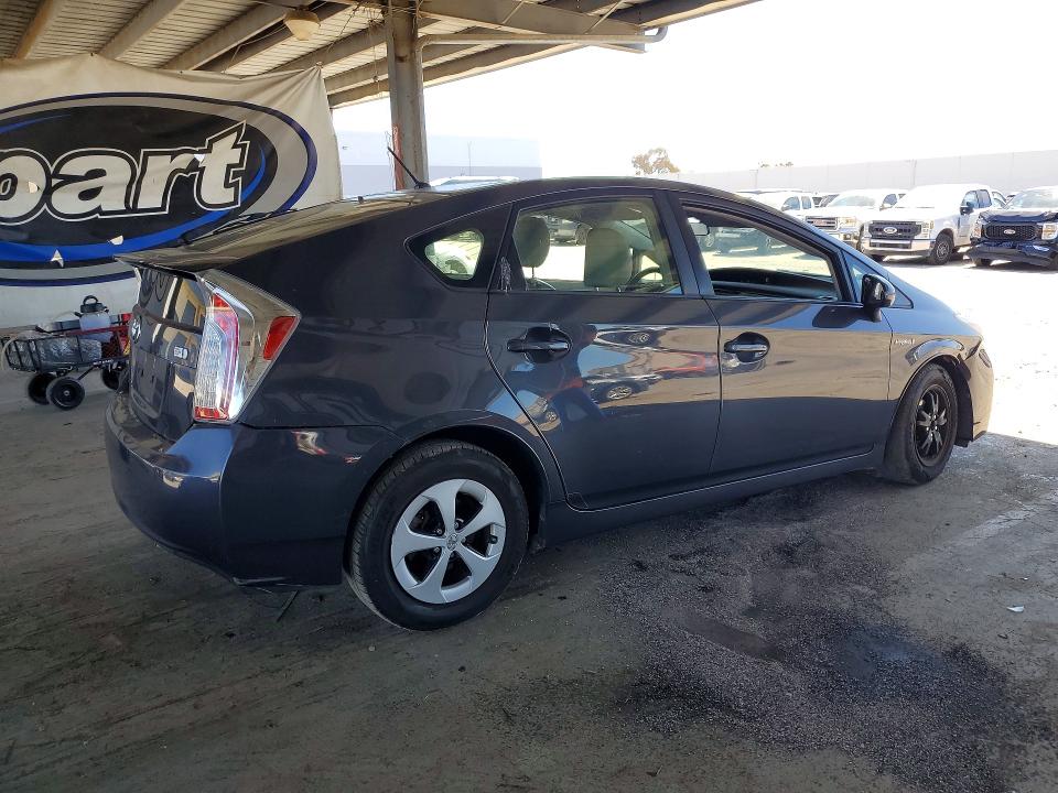 Photo 3 from auction – 2013 TOYOTA PRIUS with VIN JTDKN3DU1D1623426