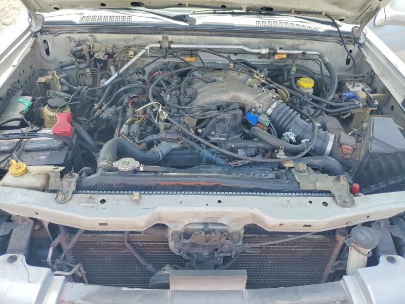Photo 11 from auction – 2001 NISSAN FRONTIER with VIN 1N6ED27T61C313573