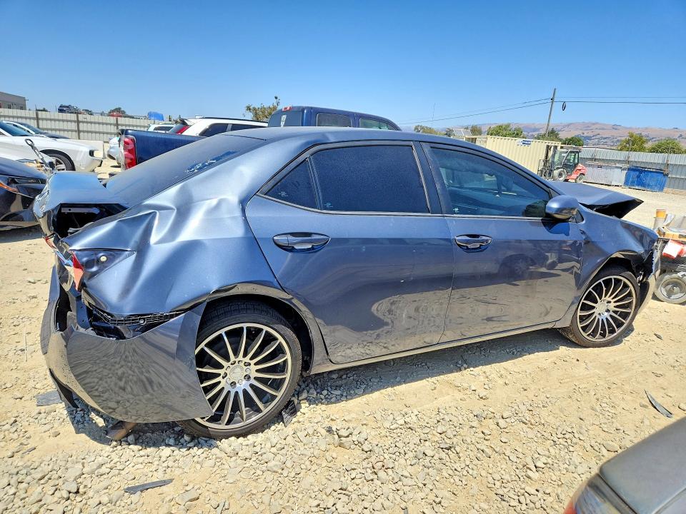 Photo 3 from auction – 2017 TOYOTA COROLLA with VIN 5YFBURHE7HP683561