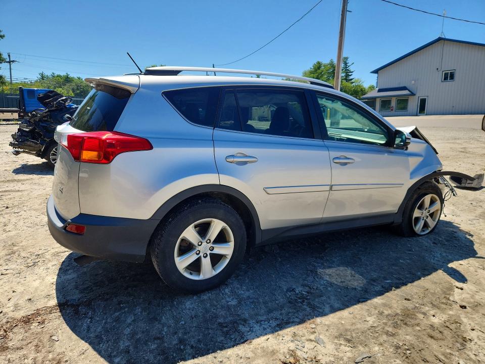 Photo 3 from auction – 2013 TOYOTA RAV4 with VIN 2T3RFREVXDW121764