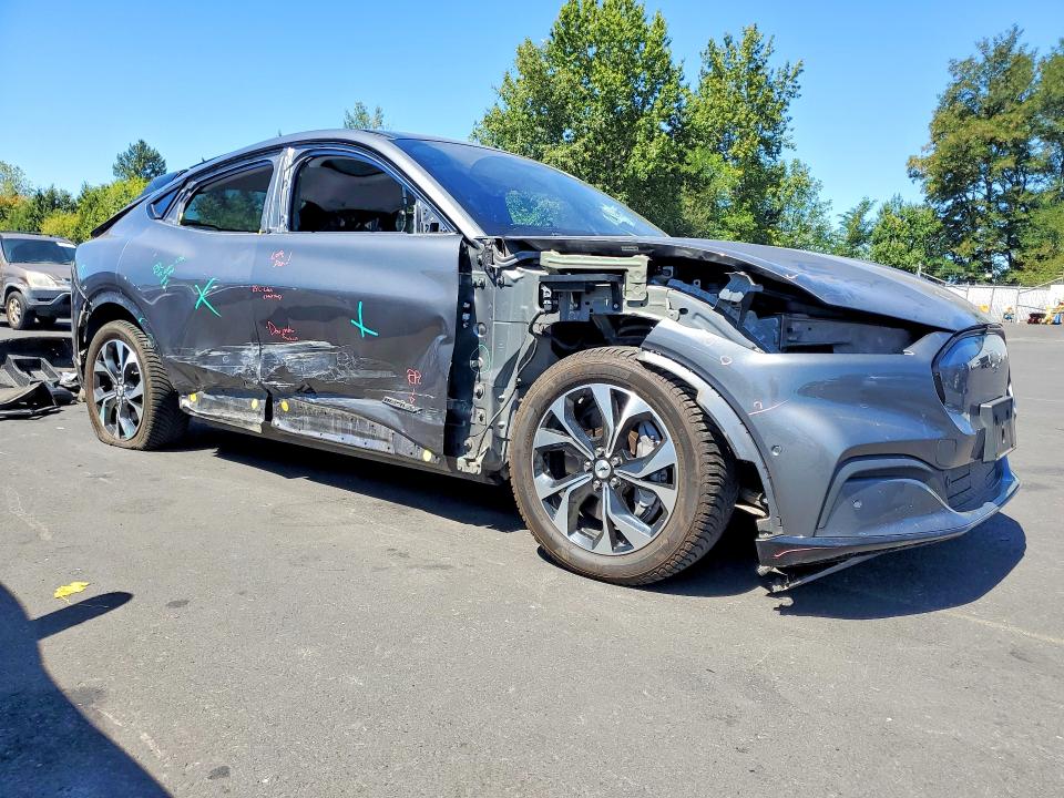 Photo 4 from auction – 2021 FORD MUSTANG MACH-E with VIN 3FMTK3SU5MMA23782