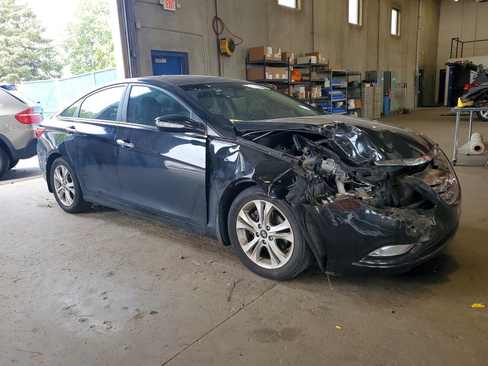 Photo 4 from auction – 2011 HYUNDAI SONATA with VIN 5NPEC4AB0BH294011