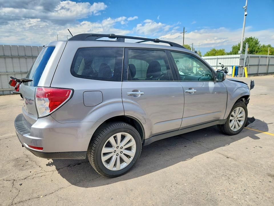 Photo 3 from auction – 2011 SUBARU FORESTER with VIN JF2SHBDC5BH733331