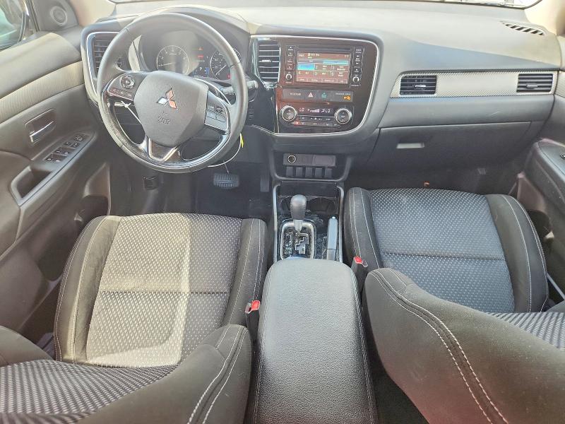 Photo 8 from auction – 2017 MITSUBISHI OUTLANDER with VIN JA4AD2A32HZ014996