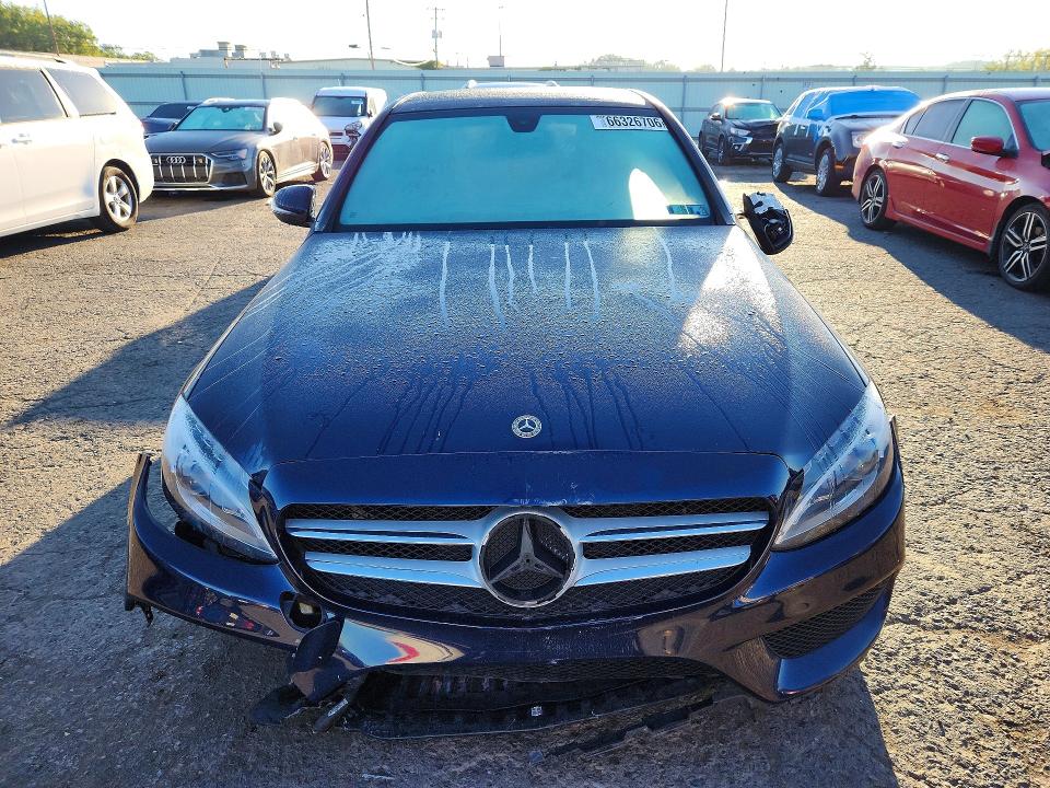 Снимка 5 от търг – 2018 MERCEDES-BENZ C с VIN 55SWF4KB6JU268003