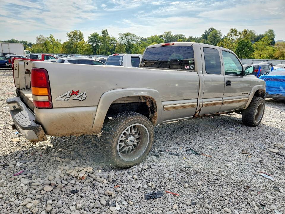 Photo 3 from auction – 2001 CHEVROLET SILVERADO with VIN 1GCHK29U31E244339