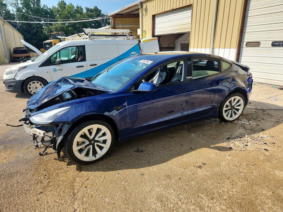 TESLA MODEL 3 2022 with VIN 5YJ3E1EA7NF372630 - Photo from auction