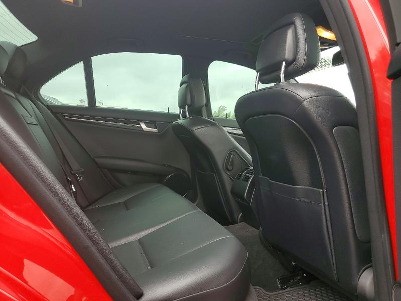Photo 10 from auction – 2012 MERCEDES-BENZ C with VIN WDDGF8FB7CA689754