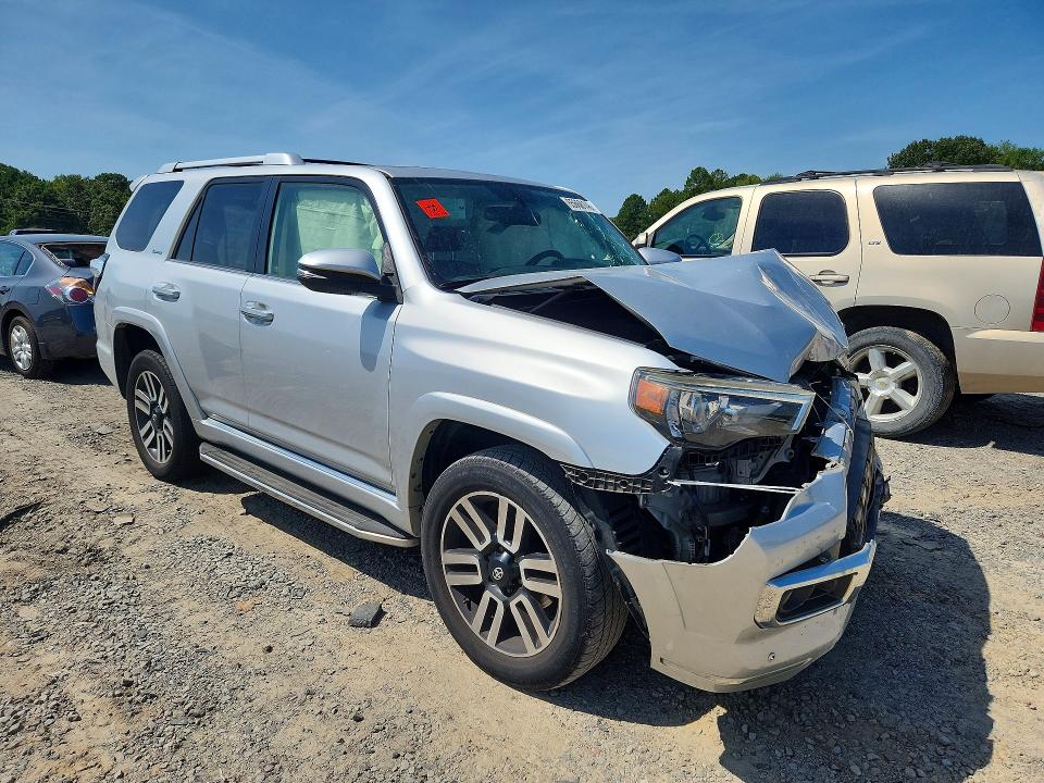 Photo 4 from auction – 2015 TOYOTA 4RUNNER with VIN JTEBU5JR8F5245661