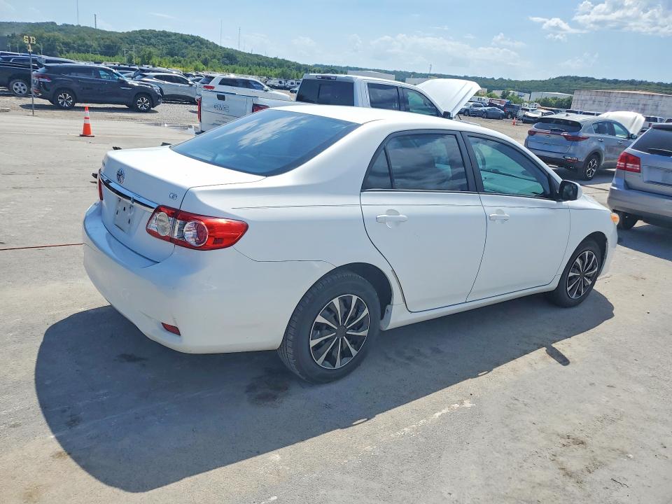 Photo 3 from auction – 2011 TOYOTA COROLLA with VIN 2T1BU4EE9BC729129