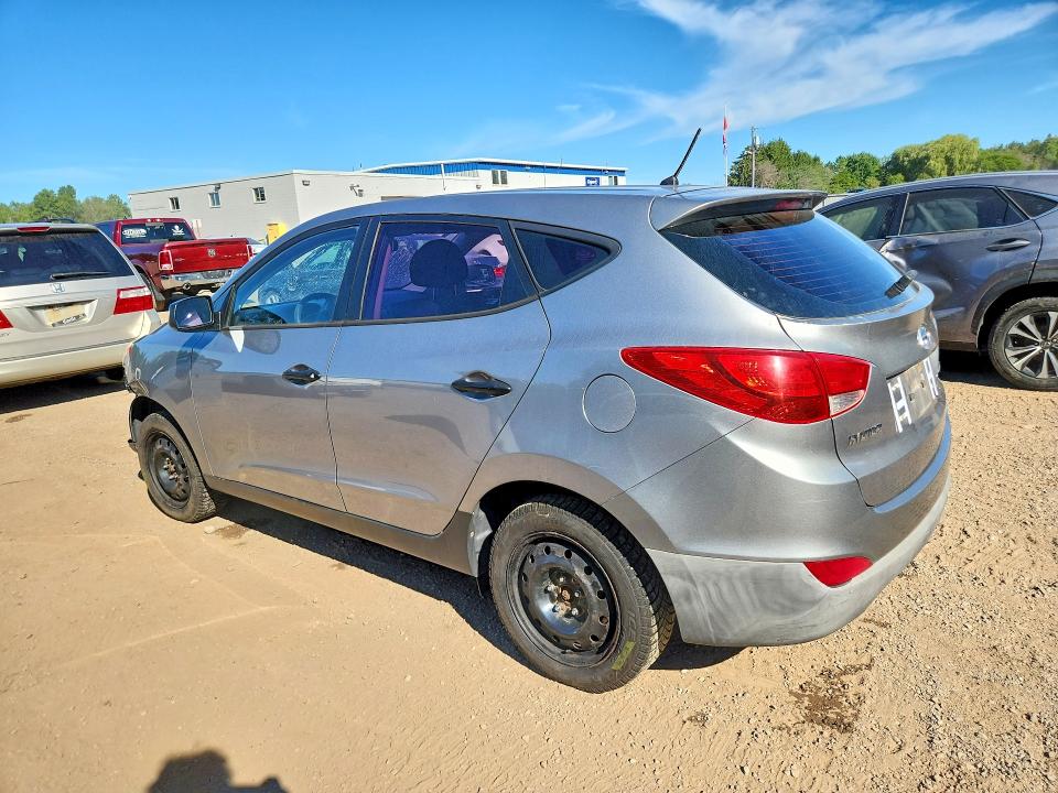 Photo 2 from auction – 2011 HYUNDAI TUCSON with VIN KM8JTCAC2BU252006