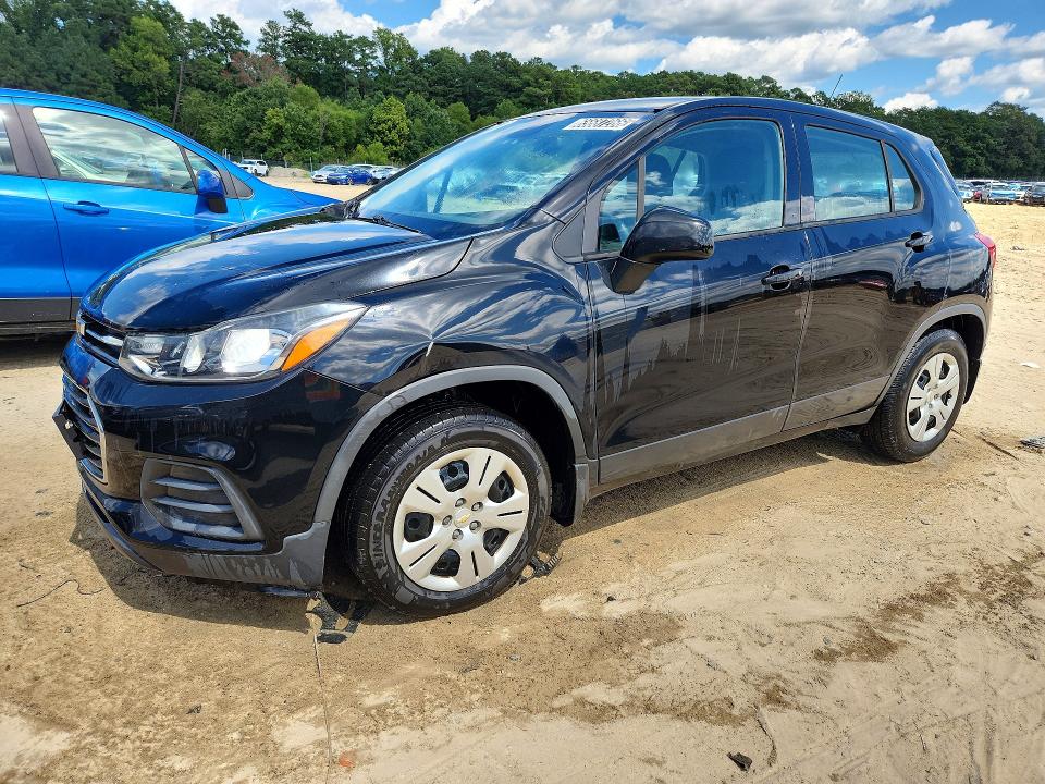 CHEVROLET TRAX 2017 with VIN 3GNCJKSB6HL255326 - Photo from auction