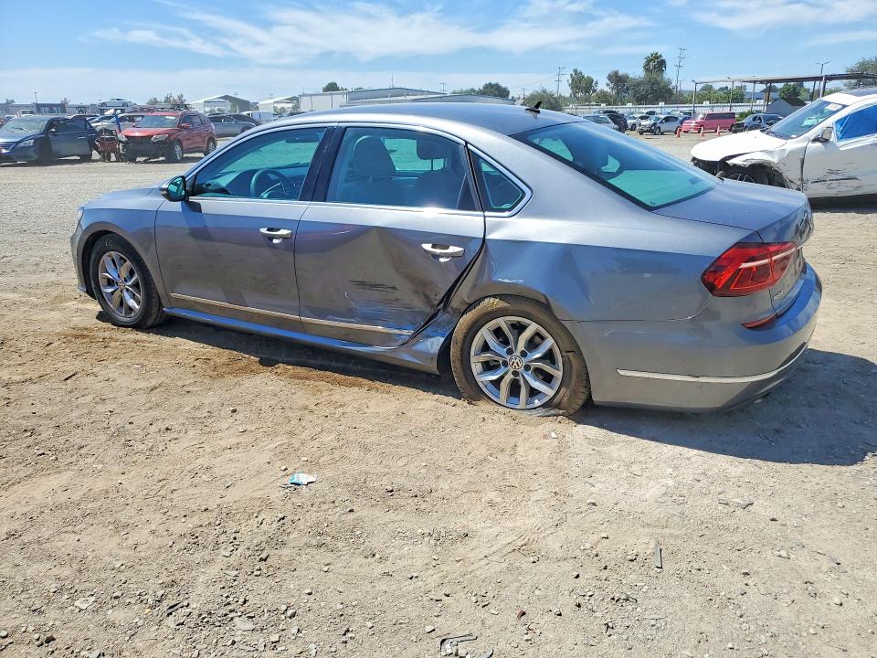 Photo 2 from auction – 2017 VOLKSWAGEN PASSAT with VIN 1VWAT7A3XHC080699