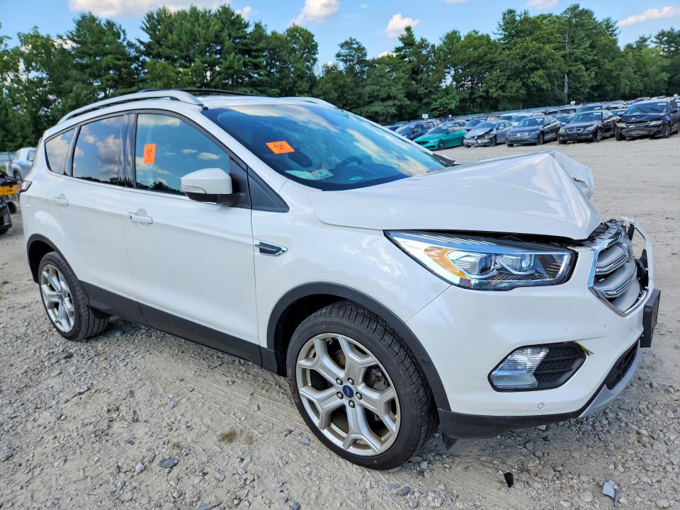Photo 4 from auction – 2018 FORD ESCAPE with VIN 1FMCU9J91JUA45912